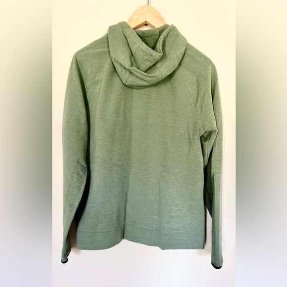 Old Navy Dynamic Fleece Pullover - Picture 5 of 5